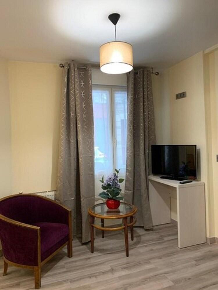 Hotel De Belfort Париж Экстерьер фото