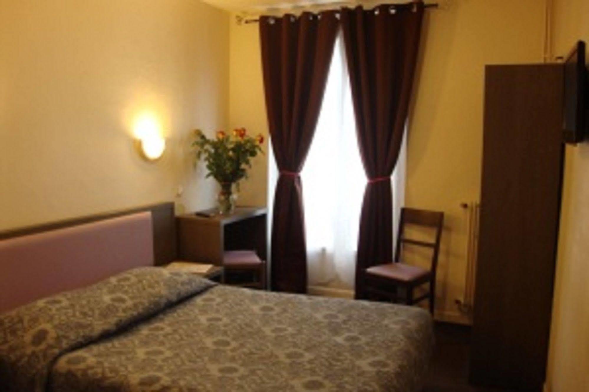 Hotel De Belfort Париж Экстерьер фото
