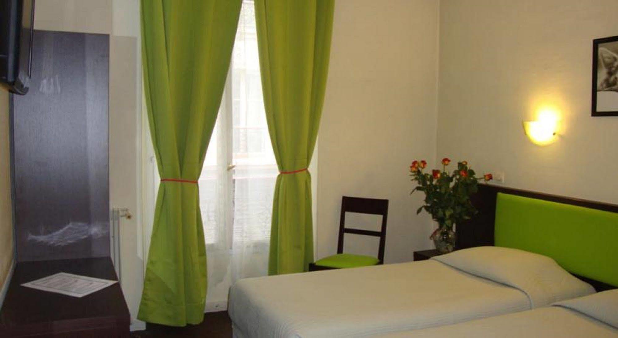 Hotel De Belfort Париж Экстерьер фото