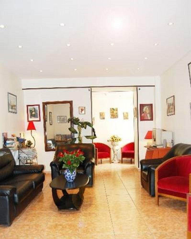 Hotel De Belfort Париж Экстерьер фото